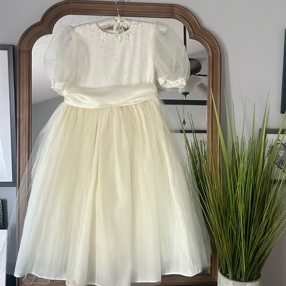 Bridesmaid/ event dress for 8 year olds or 134 cm (53 in).
